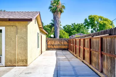 657 Gold Street, Manteca, CA 95336 - Photo 30