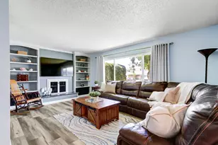 6904 Somerville Way, Fair Oaks, CA 95628 - Photo 4