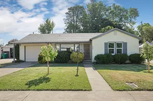 704 N Crescent Ave, Lodi, CA 95240 - Photo 1