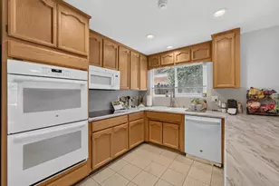 8030 La Riviera Dr, Sacramento, CA 95826 - Photo 10