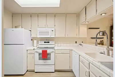 2254 Woodside Lane #6, Sacramento, CA 95825 - Photo 8
