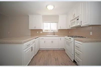 5853 Diablo Drive, Sacramento, CA 95842 - Photo 8
