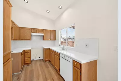 5529 W Norwich Avenue, Fresno, CA 93722 - Photo 16