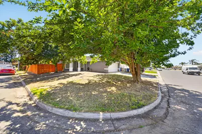 5529 W Norwich Avenue, Fresno, CA 93722 - Photo 12