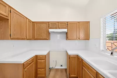 5529 W Norwich Avenue, Fresno, CA 93722 - Photo 14
