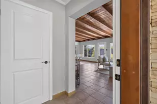 4621 Crestwood Way, Sacramento, CA 95822 - Photo 4