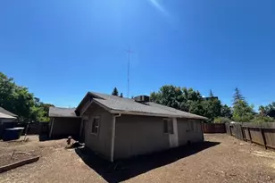 15 Governors Ct, Sacramento, CA 95817 - Photo 4