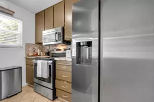 445 Almond Dr, Lodi, CA 95240 - Photo 8