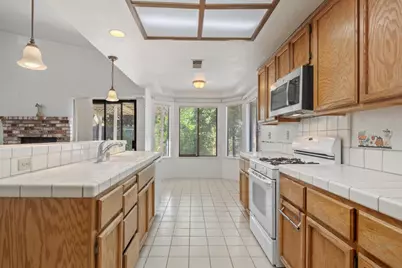 6113 Wolf Creek Court, Elk Grove, CA 95758 - Photo 16