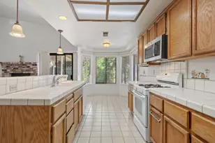 6113 Wolf Creek Ct, Elk Grove, CA 95758 - Photo 16