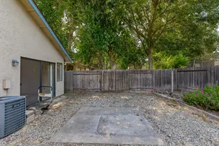 6113 Wolf Creek Ct, Elk Grove, CA 95758 - Photo 32
