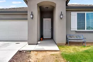 1121 Wasatch Dr, Madera, CA 93638 - Photo 4