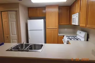 5201 W Laguna Oaks Dr, Elk Grove, CA 95758 - Photo 4