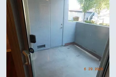 5201 W Laguna Oaks Drive #15, Elk Grove, CA 95758 - Photo 8