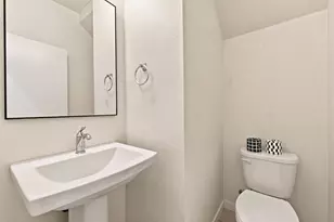 453 Crate Ave, Sacramento, CA 95818 - Photo 18