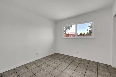 1056 Hedge Avenue, Olivehurst, CA 95961 - Photo 14