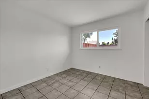 1056 Hedge Ave, Olivehurst, CA 95961 - Photo 14