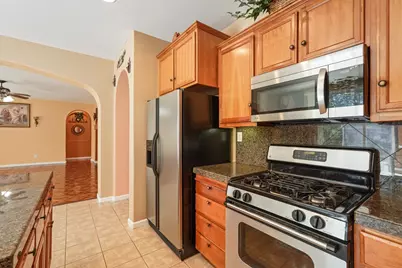 4138 Progress Way, Stockton, CA 95206 - Photo 16