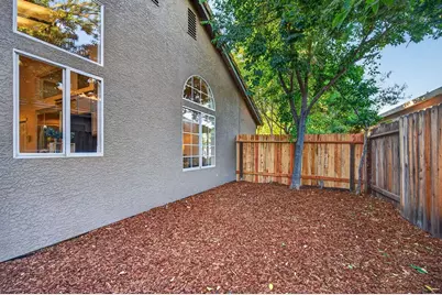9208 Cerrolinda Circle, Elk Grove, CA 95758 - Photo 32