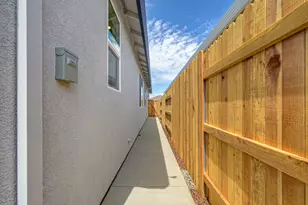 2104 Blue Coppice Wy, Roseville, CA 95747 - Photo 14