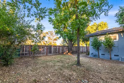902 Granada, Los Banos, CA 93635 - Photo 18