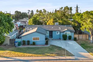 902 Granada, Los Banos, CA 93635 - Photo 1