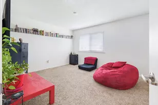 7570 Burgoyne Ln, Sacramento, CA 95823 - Photo 16