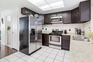 7570 Burgoyne Ln, Sacramento, CA 95823 - Photo 6