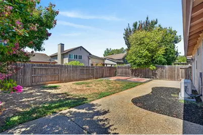 8874 Mandalay Way, Elk Grove, CA 95624 - Photo 34