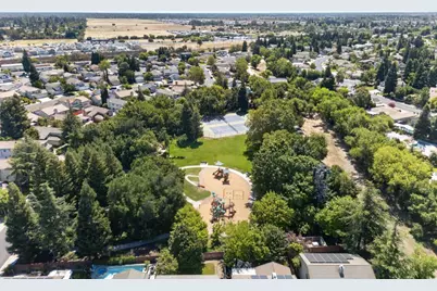 8874 Mandalay Way, Elk Grove, CA 95624 - Photo 42