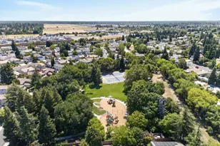 8874 Mandalay Way, Elk Grove, CA 95624 - Photo 42