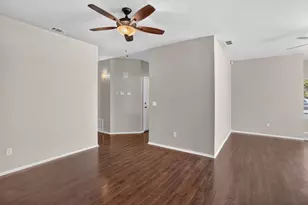 8874 Mandalay Way, Elk Grove, CA 95624 - Photo 10