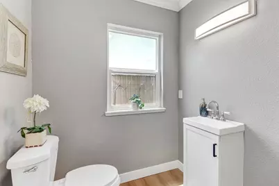 2539 Clay Street, Sacramento, CA 95815 - Photo 18