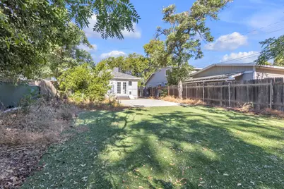 3211 32nd St, Sacramento, CA 95817 - Photo 20