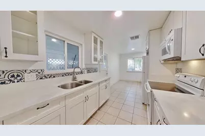 7921 34th Avenue, Sacramento, CA 95824 - Photo 18