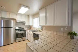 415 W J St, Los Banos, CA 93635 - Photo 4