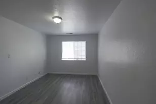 415 W J St, Los Banos, CA 93635 - Photo 16