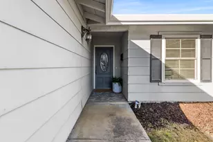 1542 Greenwood Way, Los Banos, CA 93635 - Photo 2