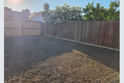 8043 Grenoble Way, Stockton, CA 95210 - Photo 12