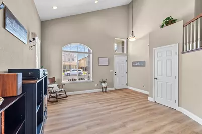 976 Sunnyside Lane, Tracy, CA 95377 - Photo 8