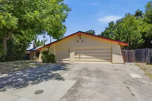 8337 Canyon Oak Dr, Citrus Heights, CA 95610 - Photo 2