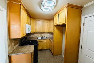 5225 Gordon Dr, Sacramento, CA 95824 - Photo 14