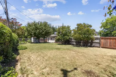 5652 Broadway, Sacramento, CA 95820 - Photo 12
