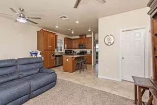 320 Bathbridge Ln, Sacramento, CA 95823 - Photo 14