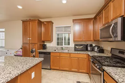 320 Bathbridge Lane, Sacramento, CA 95823 - Photo 8