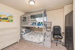 320 Bathbridge Ln, Sacramento, CA 95823 - Photo 22