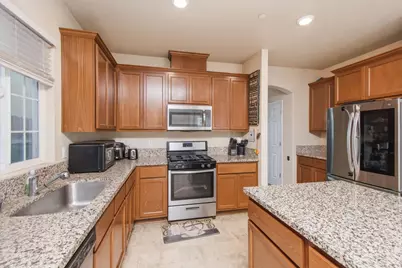 320 Bathbridge Lane, Sacramento, CA 95823 - Photo 10