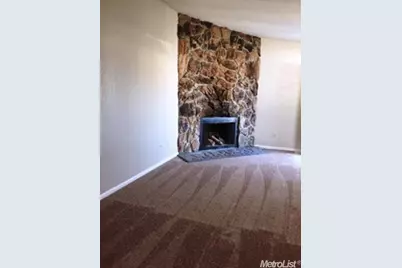 8964 Laguna Vista Court, Elk Grove, CA 95624 - Photo 4
