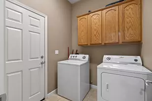 4520 Crown Bench Cir, Elk Grove, CA 95757 - Photo 32