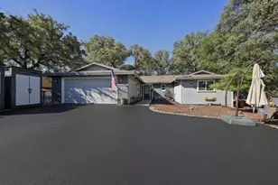 19179 Swallow Way, Penn Valley, CA 95946 - Photo 2